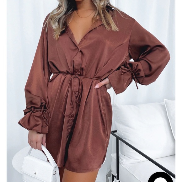 Satin oversized blouse dress - Picture 1 of 7